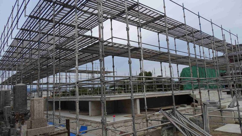 以下是一些在上海地区具有良好口碑的土建工程造价咨询公司，供您参考：