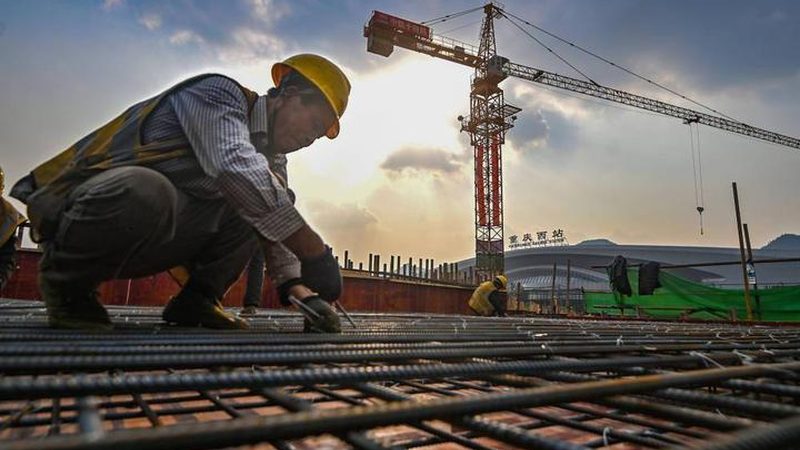 建筑施工总包每平米报价解析：影响因素与决策要点