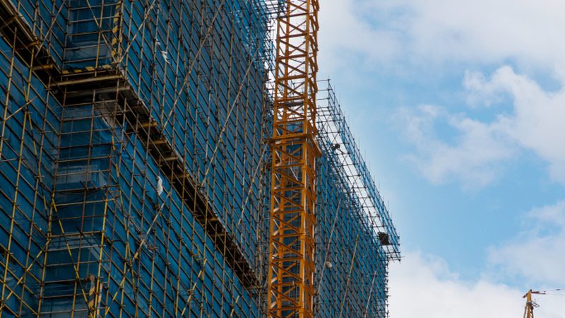 建筑资质代办：流程解析与费用考量